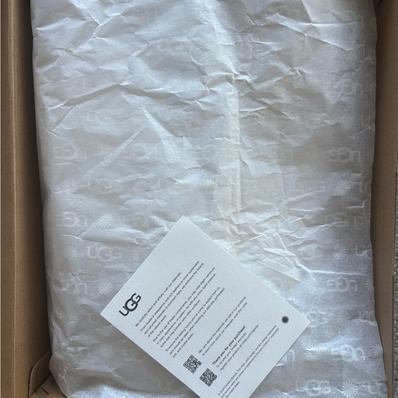 Brand New UGG GoldenGlow Slide Sandals – Women’s Size 8 - Picture 12 of 13